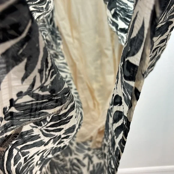 Hayden black & dark gray leaf print silk-organza - like square neck A line dress - Picture 6 of 8